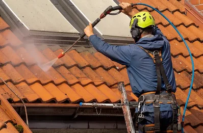 Démoussage et hydrofuge de toiture à Rimont